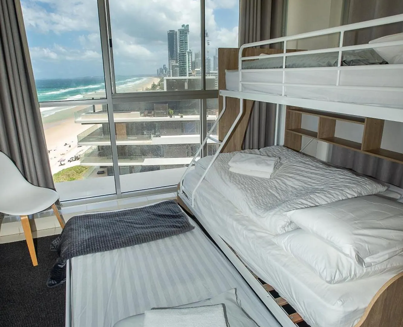 Apartment Wake Up Right On The Beach-Bliss Gold Coast