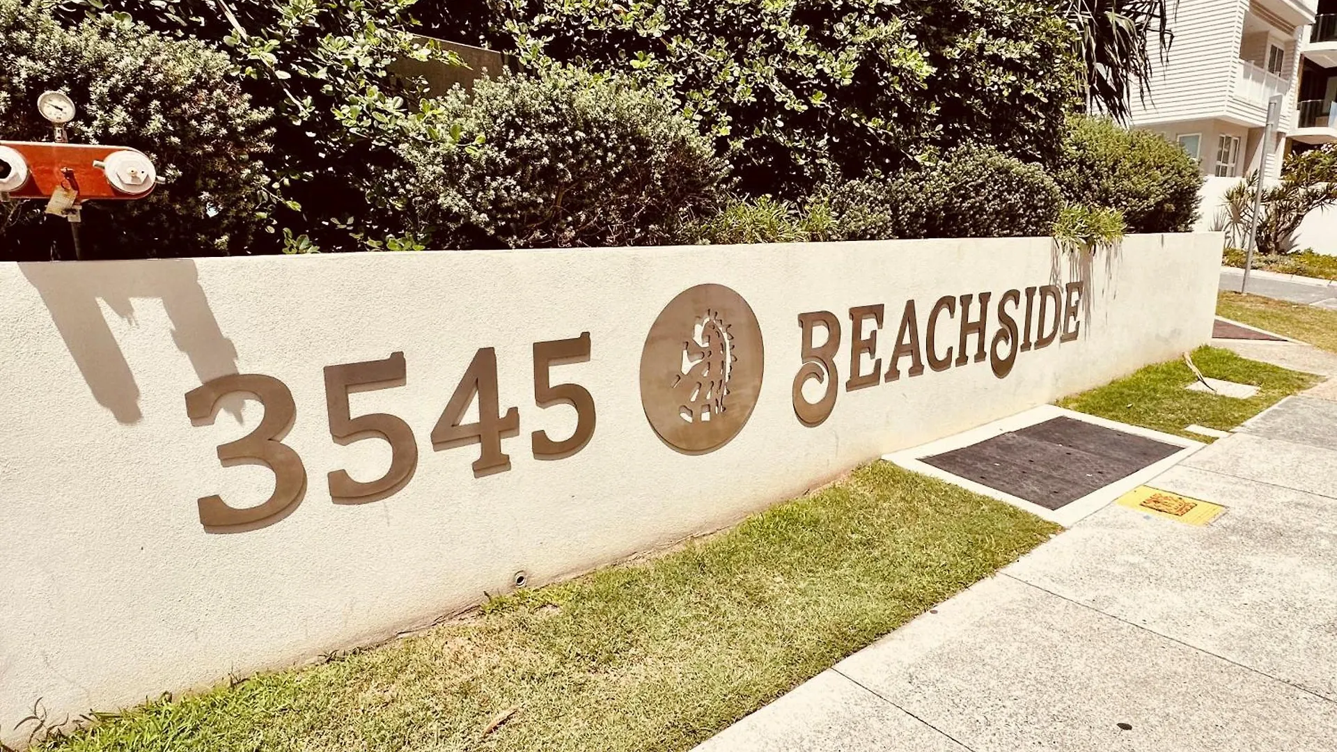 Apartment Wake Up Right On The Beach-Bliss Gold Coast