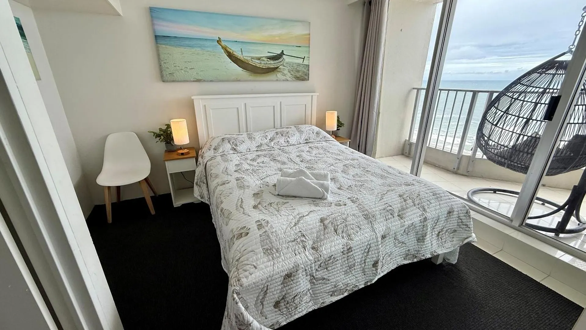 Apartment Wake Up Right On The Beach-Bliss Gold Coast Australia